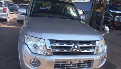 Mitsubishi Pajero thumbnail 1