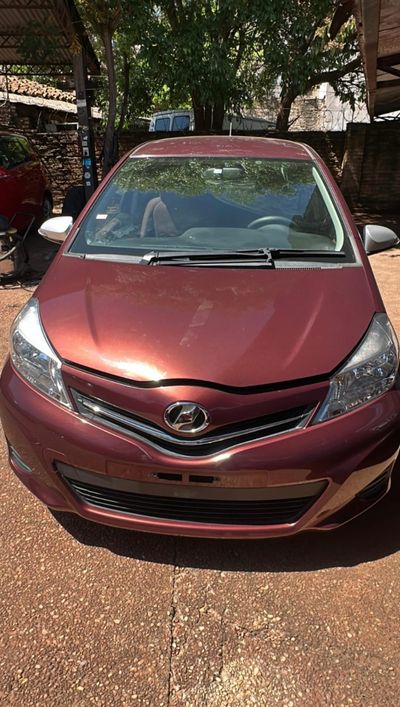 Toyota Vitz thumbnail 1