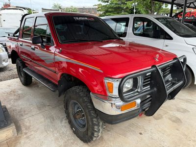 Toyota Hilux thumbnail 1