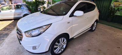 Hyundai Tucson thumbnail 1