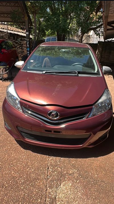 Toyota Vitz thumbnail 1