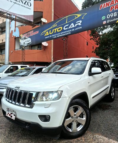 Jeep Grand Cherokee thumbnail 1