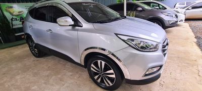 Hyundai Tucson thumbnail 1