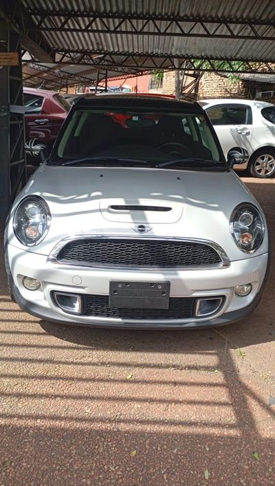 MINI Cooper thumbnail 1