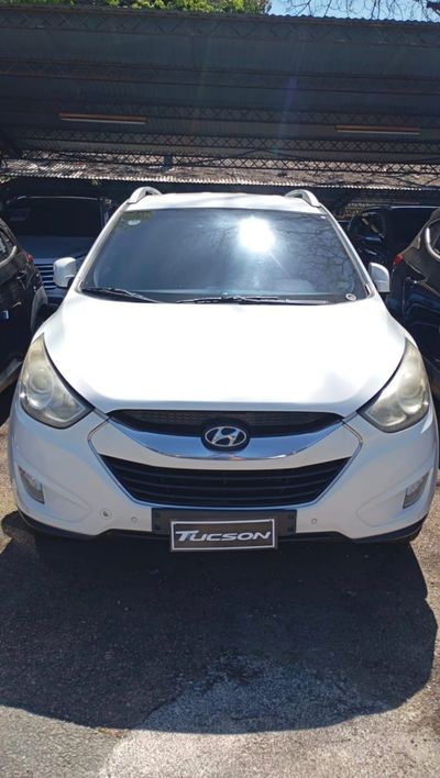 Hyundai Tucson thumbnail 1