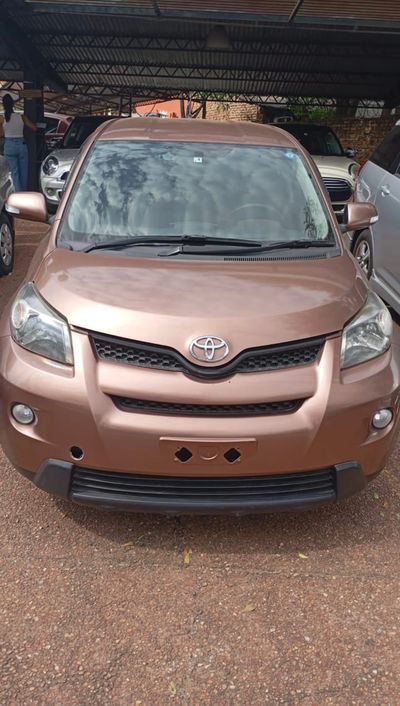 Toyota Ist thumbnail 1