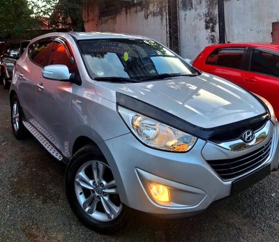 Hyundai Tucson thumbnail 1