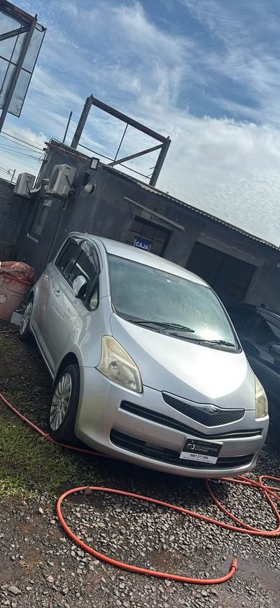 Toyota Ractis thumbnail 1