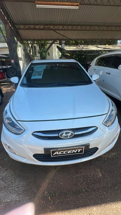 Hyundai Accent thumbnail 1