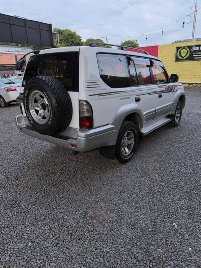 Toyota Land Cruiser Prado miniatura 6