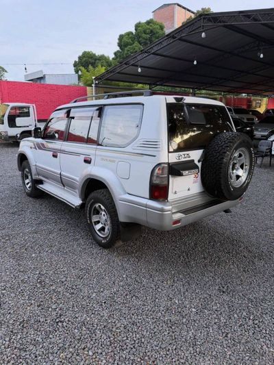 Toyota Land Cruiser Prado miniatura 7