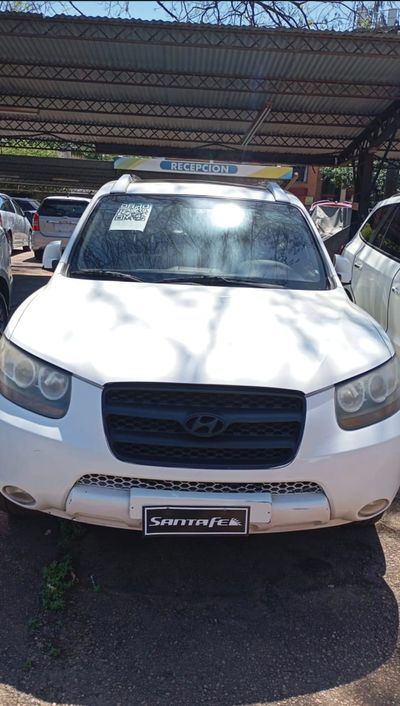 Hyundai Santa Fe thumbnail 1