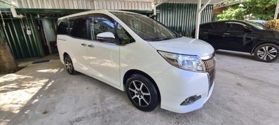 Toyota Esquire thumbnail 1
