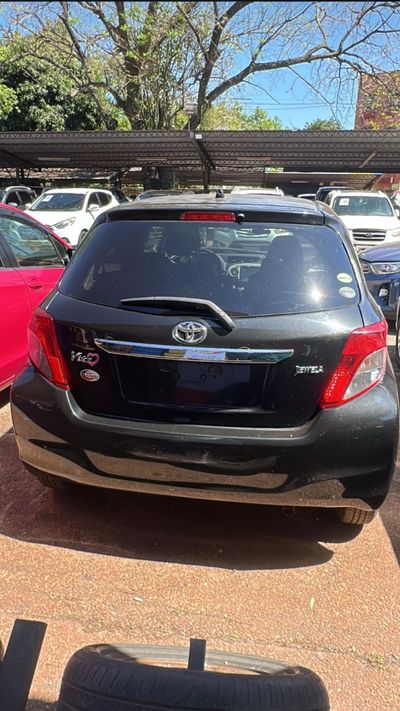 Toyota Vitz 2011
