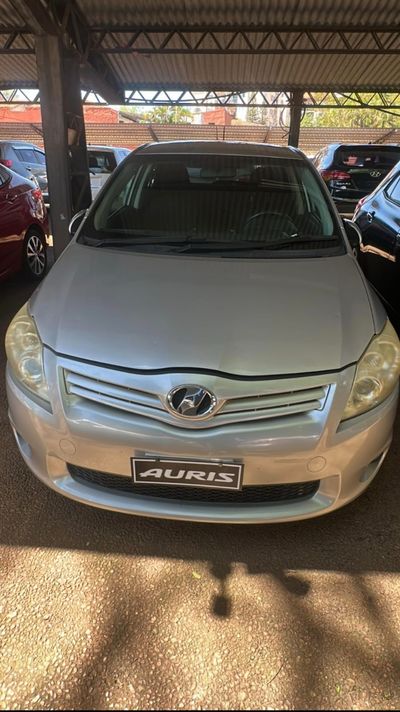 Toyota Auris thumbnail 1