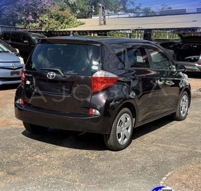 Toyota Ractis miniatura 2