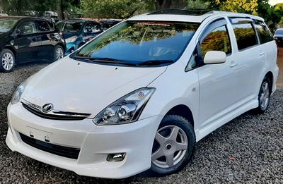 Toyota Wish thumbnail 1