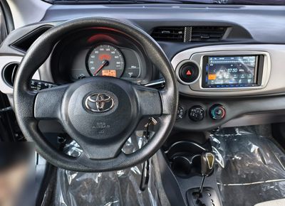 Toyota Vitz miniatura 8