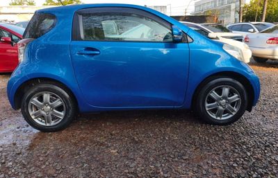 Toyota iQ miniatura 14