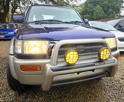 Toyota Hilux thumbnail 1