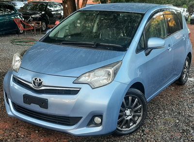 Toyota Ractis 2011