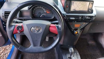Toyota iQ miniatura 7