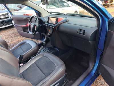 Toyota iQ miniatura 12