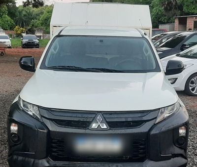 Mitsubishi L200 Triton Sport GL thumbnail 1