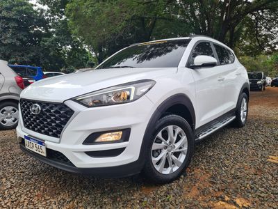 Hyundai Tucson thumbnail 1