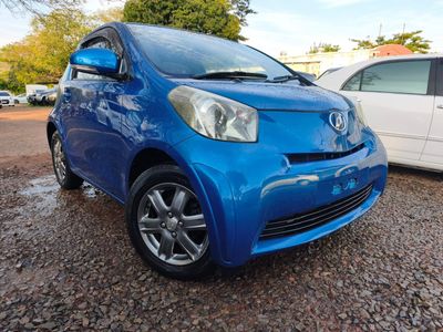 Toyota iQ miniatura 2