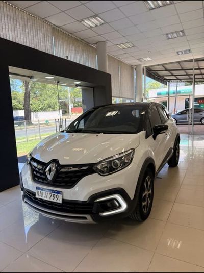 Renault Captur thumbnail 1