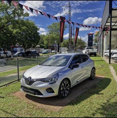 Renault Clio thumbnail 1