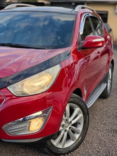 Hyundai Tucson thumbnail 1