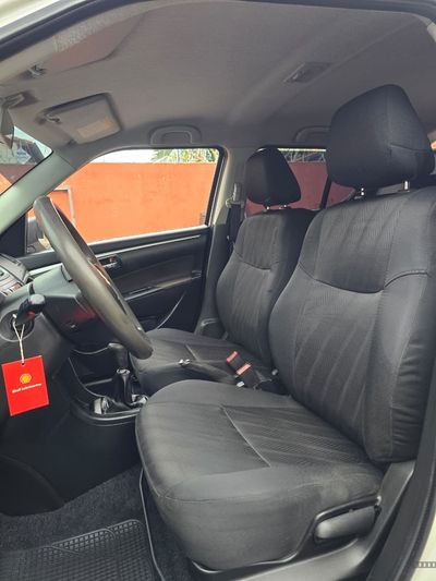 Suzuki Swift miniatura 8