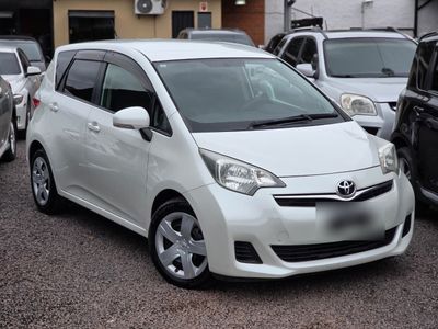 Toyota Ractis miniatura 8