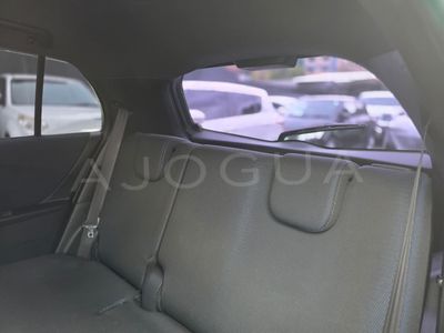 Toyota Vitz miniatura 8