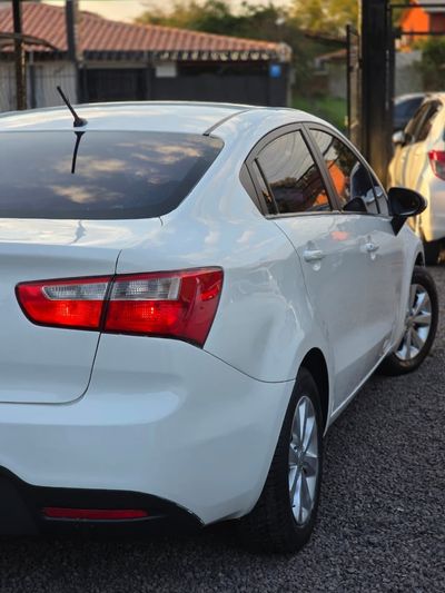 Kia Rio miniatura 2