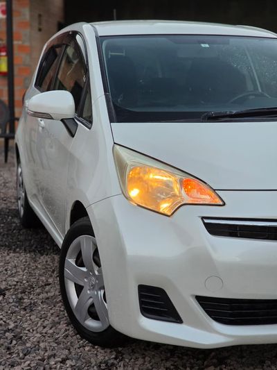 Toyota Ractis 2011