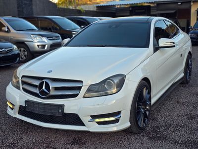 Mercedes-Benz C220 thumbnail 1