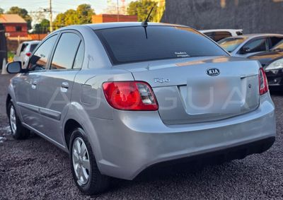 Kia Rio miniatura 11