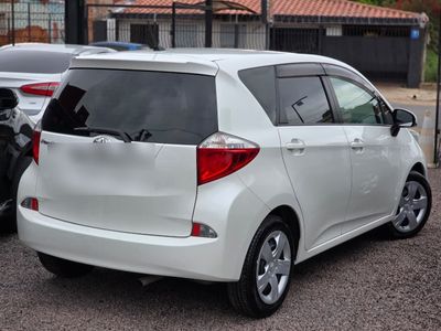 Toyota Ractis miniatura 9