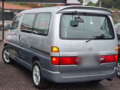 Toyota Granvia miniatura 3