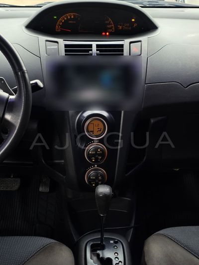 Toyota Vitz miniatura 5