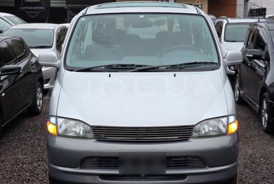 Toyota Granvia miniatura 2