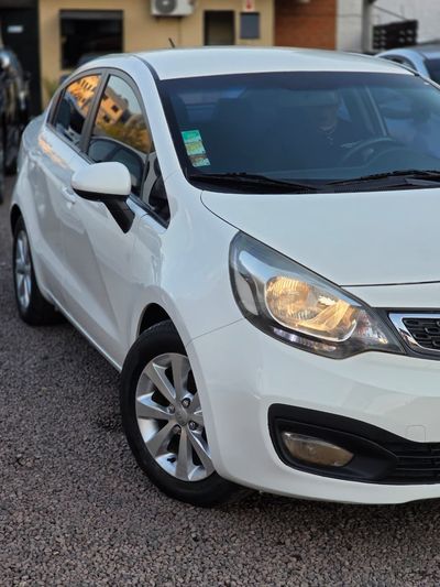 Kia Rio miniatura 17