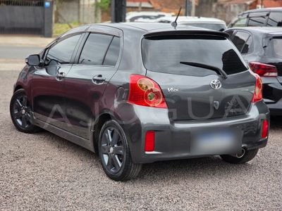 Toyota Vitz miniatura 17