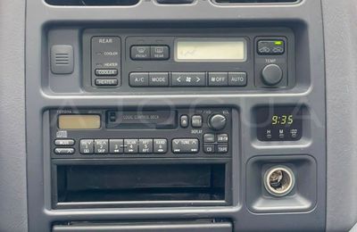 Toyota Granvia miniatura 18