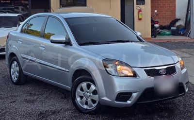 Kia Rio thumbnail 1