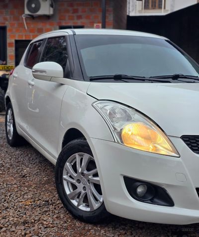 Suzuki Swift thumbnail 1