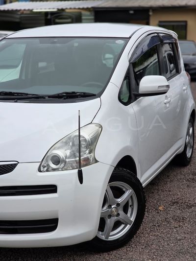 Toyota Ractis thumbnail 1